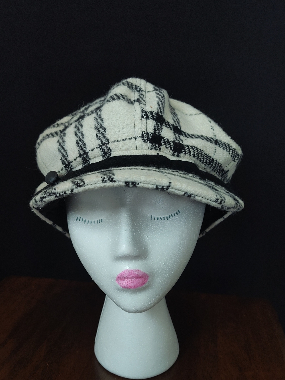 Womens Black & White Plaid Newsboy, Cabby Cap